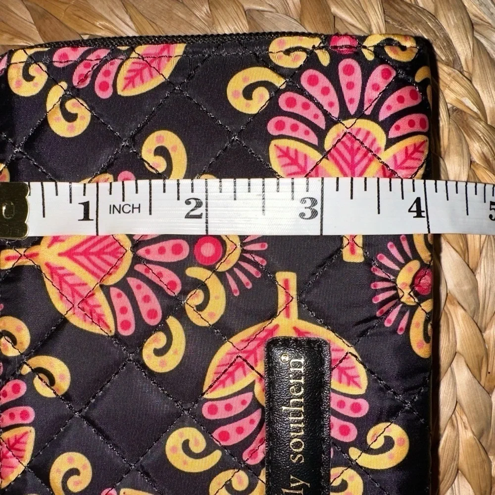 NWOT Simply Southern Quilted Phone Wallet